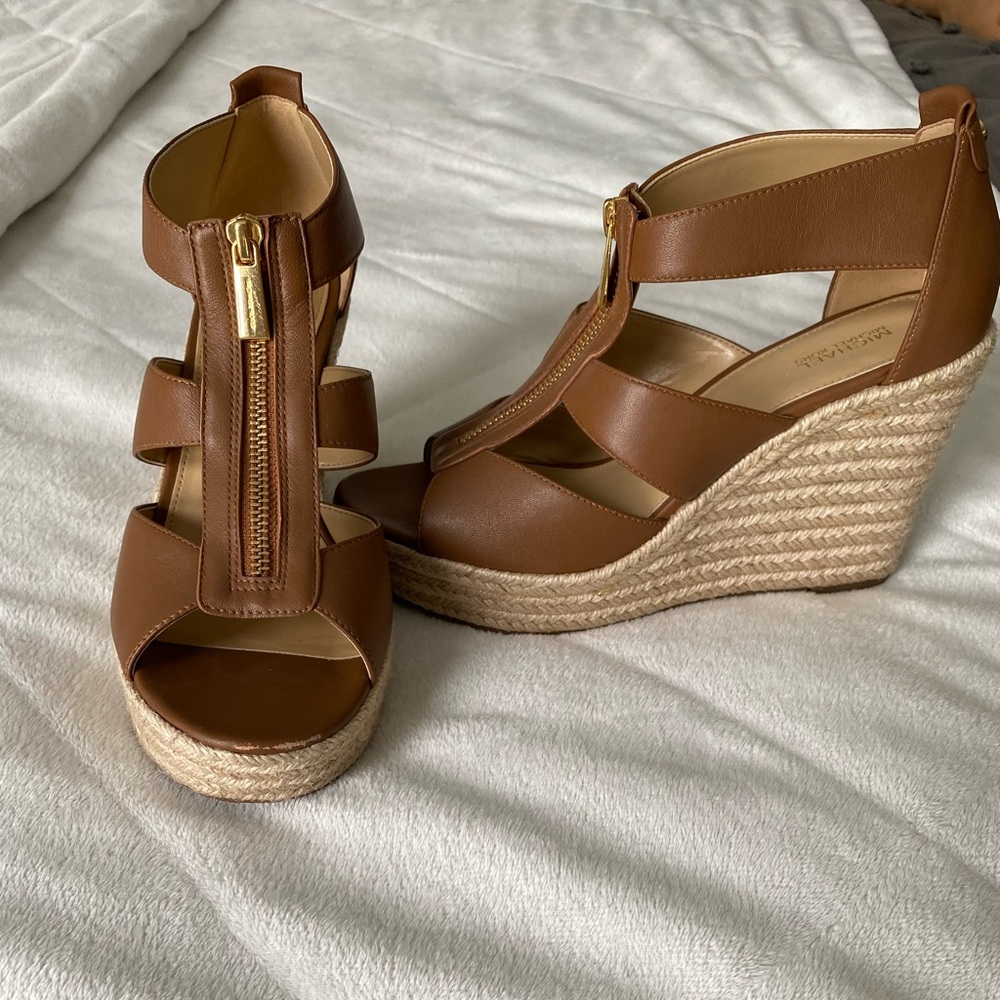EUC  Michael Kors espadrille sandal size 9